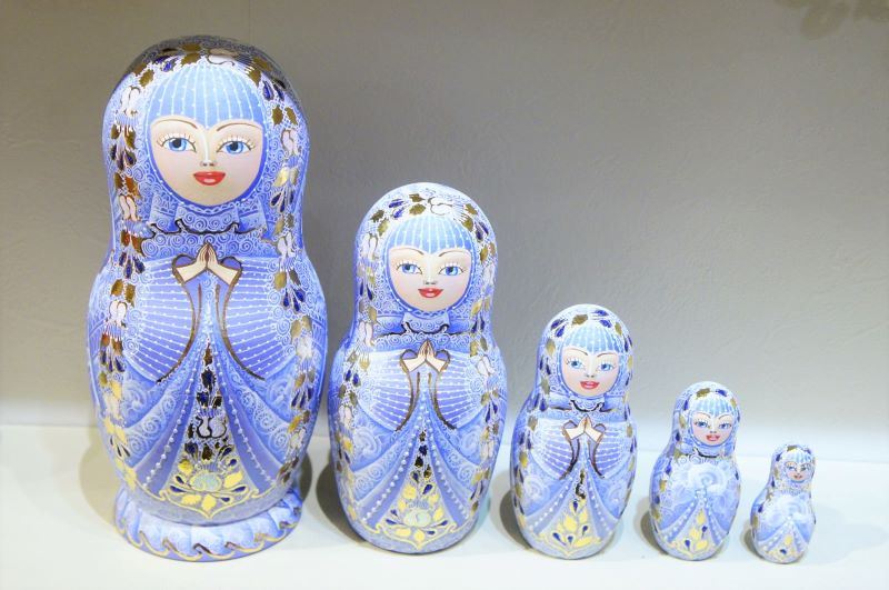 フィラートヴァ作　「祈り」　キラキラ！ひょうたん型マトリョーシカ　5ピース＜藤色＞　/21cm