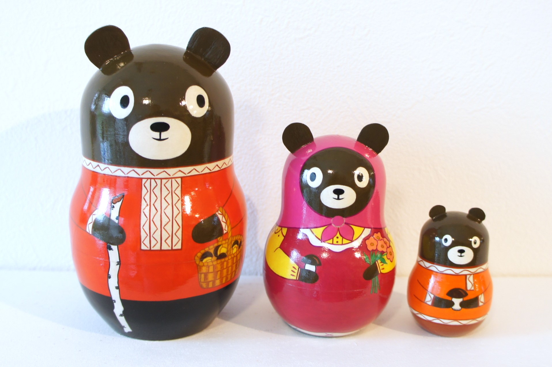 リャビーナ・オリジナルマトリョーシカ　「クマトリョーシカ」　3ピース　＜キノコ狩り＞ /13.4cm　