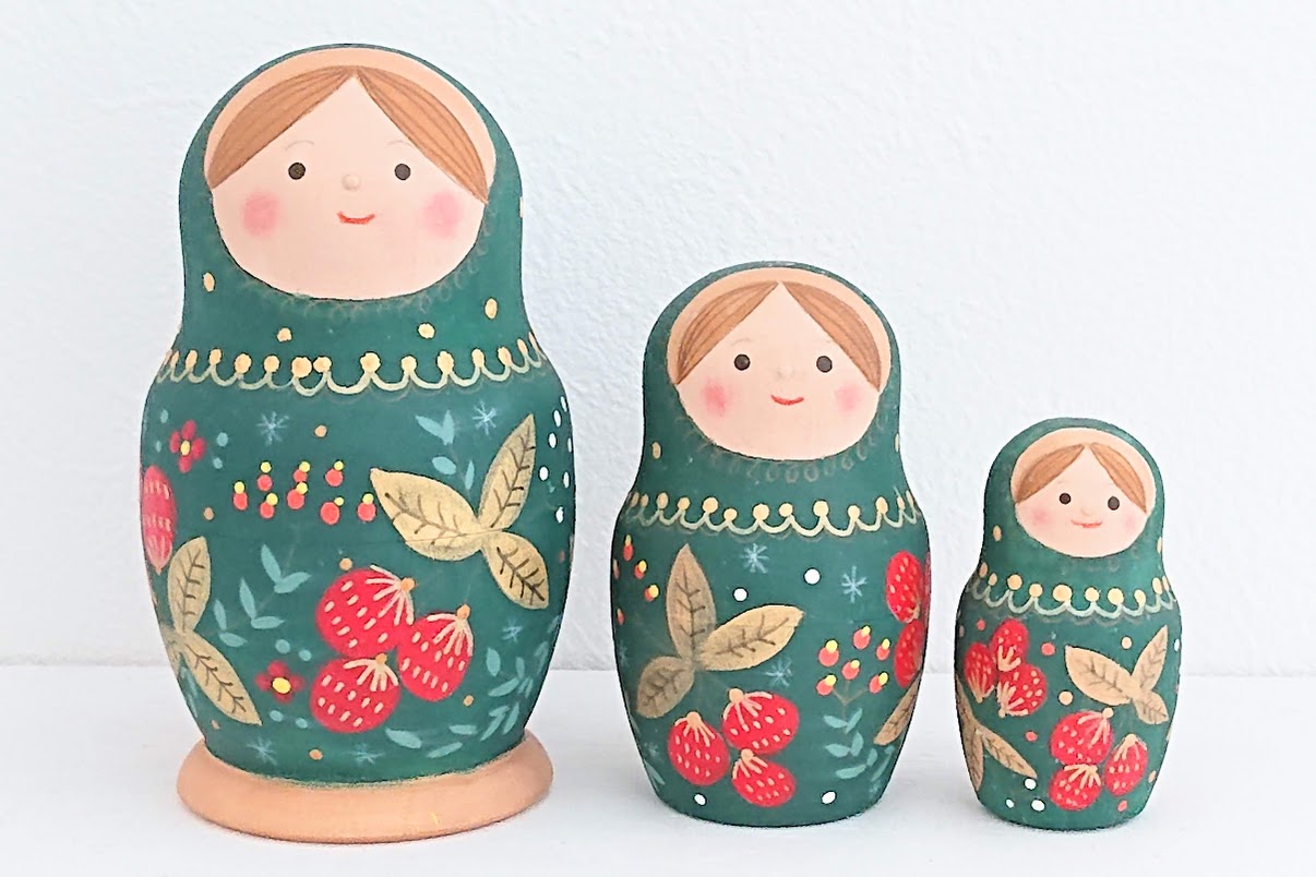 北向邦子作　木製ペイント・マトリョーシカ　＜緑色のホフロマ・マトリョーシカ＞　3ピース　/9.5cm