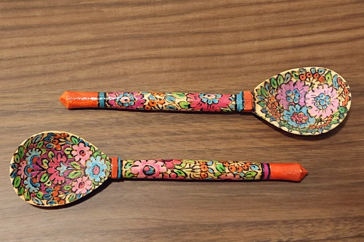 ラーティシェヴァ作　花模様　 ウッドバーニング・スプーン　/長さ15.3cm【クリックポスト送付可】 　　