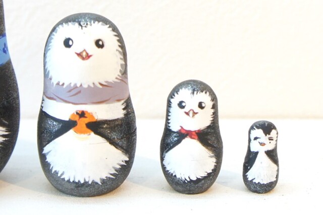 マフラーを巻いたペンギンの親子マトリョーシカ ＜子ペンギン＞ 5