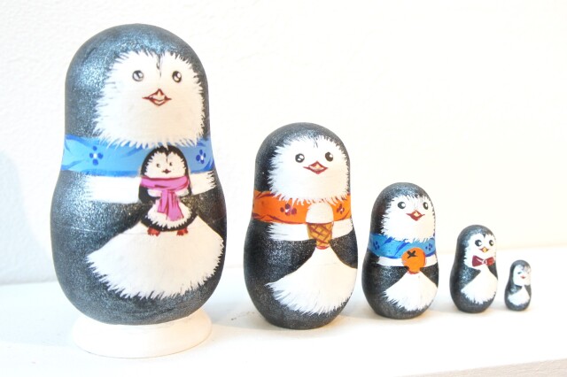 マフラーを巻いたペンギンの親子マトリョーシカ ＜子ペンギン＞ 5