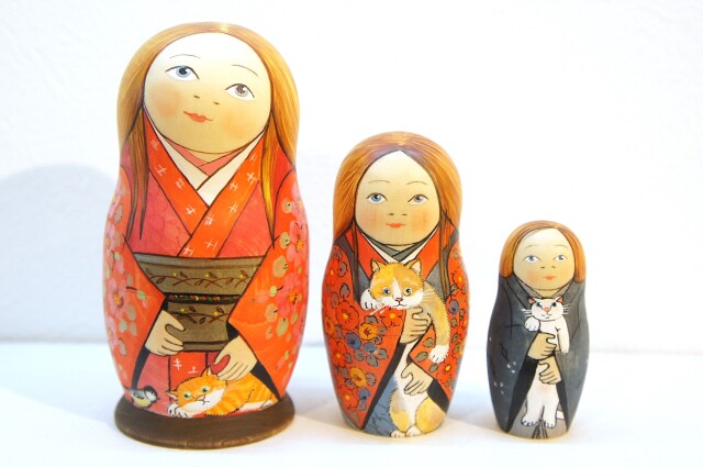 バボーヴァ作 ペイントマトリョーシカ 3ピース <着物でおめかし!ネコといっしょ> /11cm