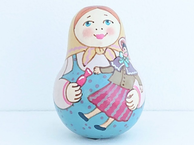 ドゥビニッチ作　ペイント・ネヴァリャーシカ（起き上がりこぼし）＜人形とキャンディー＞　/9cm