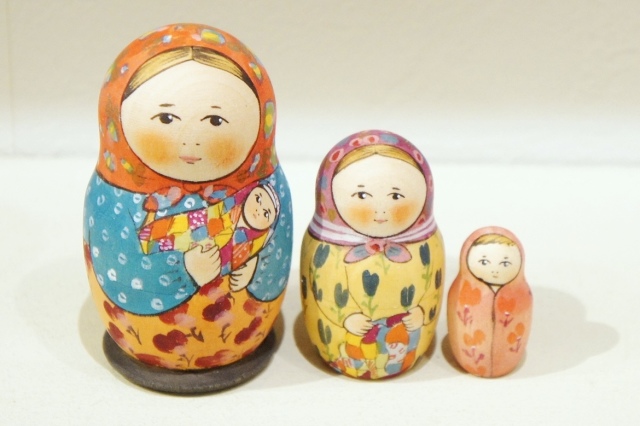 エレーナ・ドミートリエヴァ作　ペイントマトリョーシカ　3ピース　＜赤ちゃん＞/　7cm