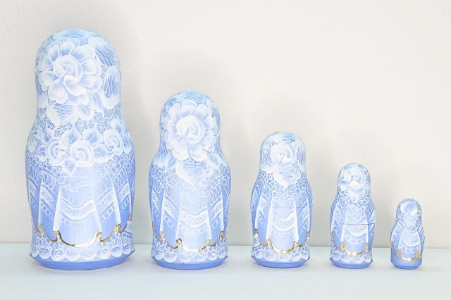 フィラートヴァ作 「祈り」キラキラ！スリムマトリョーシカ 5ピース