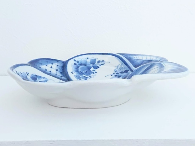 ロシアの陶器 グジェーリ焼 ブドウ型深皿＜バラ模様＞ /15×10.6cm