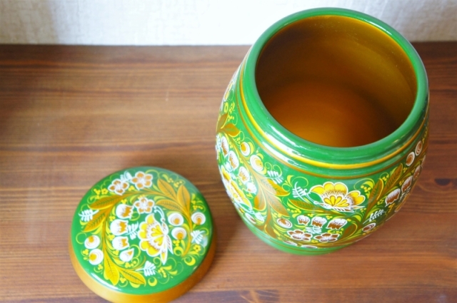 ホフロマ塗り 緑色 スズラン＆ベリー フタ付入れ物 / 高さ22cm×直径16cm