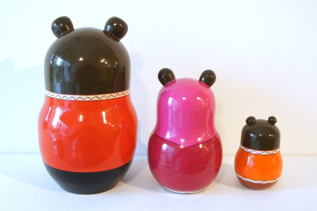 タチアナ・ローリナ　おきあがりこぼし　青緑 x ピンク　マトリョーシカ　作家もの Amazon | ロシア雑貨起き上がりこぼし伝統衣装 マトリョーシカ