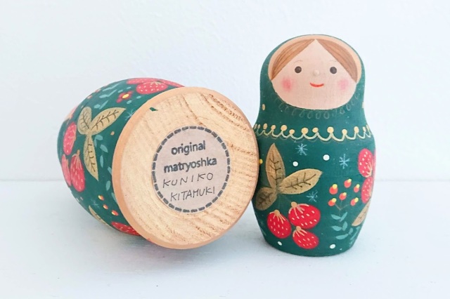 北向邦子作 木製ペイント・マトリョーシカ ＜緑色のホフロマ