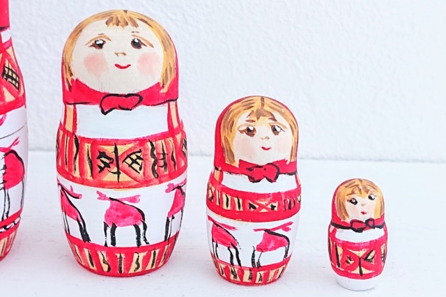 【CBT114】10cm級 マトリョーシカ (中) スベトラーナ 赤ずきんちゃん CBT114】10cm級 マトリョーシカ (中) スベトラーナ 赤ずきんちゃん
