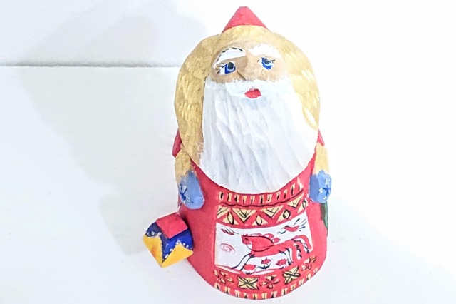 マルンコーヴァ作　メゼーニ塗り　ロシアのサンタ·ジェド=マロース　手彫り木製人形　/9cm