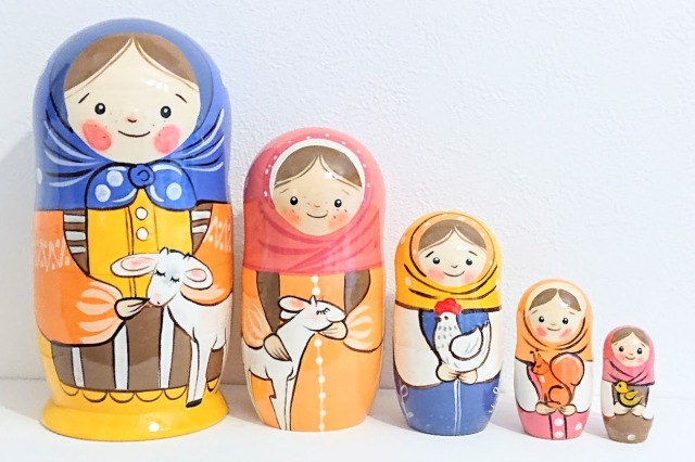 カラフル！民族衣装マトリョーシカ　5ピース　＜かわいい動物たちと一緒＞　/18.5cm