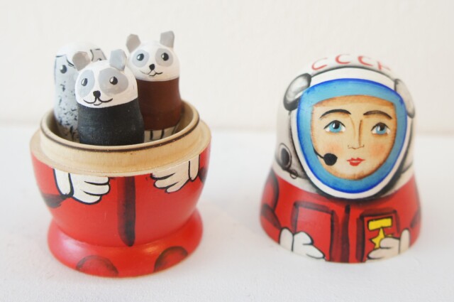 ニキーチン工房作 宇宙マトリョーシカ 3+1ピース【宇宙飛行士】☆ /7.6cm