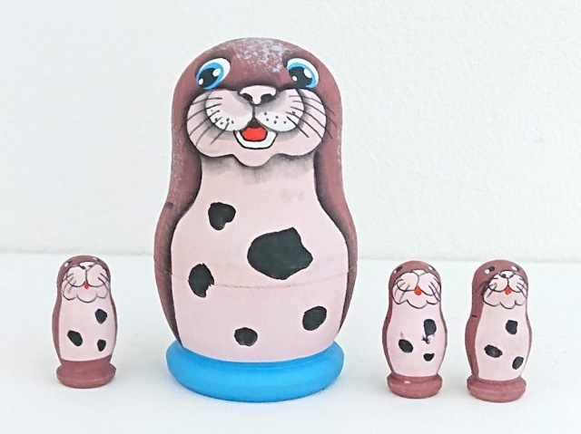 ニキーチン工房作　アザラシの親子マトリョーシカ　3+1ピース /7.5cm