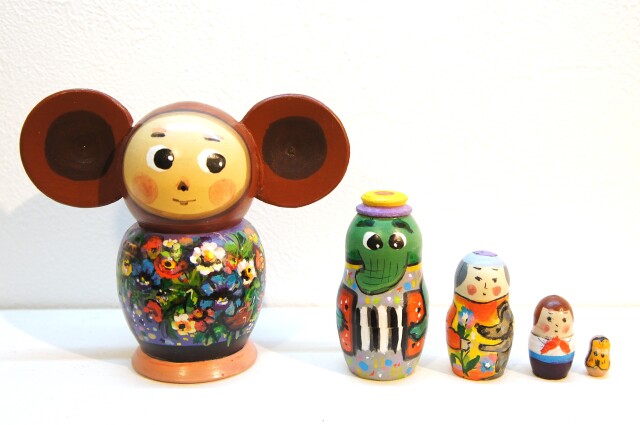 リャボヴァ作　ペイントマトリョーシカ　5ピース＜チェブラーシカ＞　/　11cm