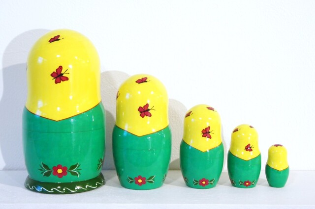 シラーエヴァ作 カラフル・マトリョーシカ＜蝶々＞ 5ピース /15.5cm