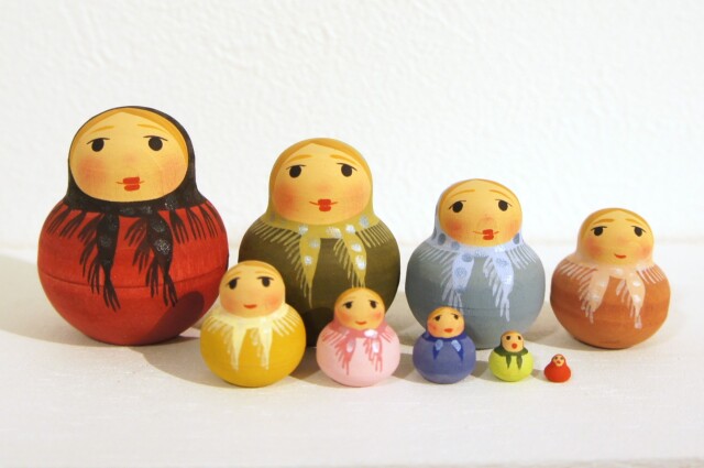 オリガ・ラバーナヴァ作 カラフル！ダルマ型ミニマトリョーシカ 9
