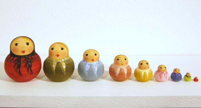 オリガ・ラバーナヴァ作 カラフル！ダルマ型ミニマトリョーシカ 9