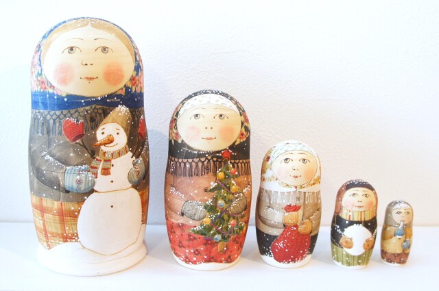 オリガ・ラバーナヴァ作 ウッドバーニング・マトリョーシカ 5ピース・Lサイズ<雪だるまとクリスマス> /17.8cm