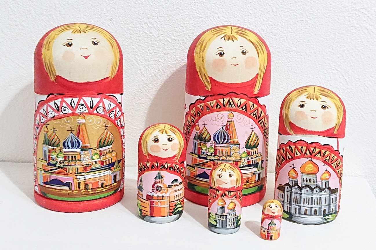 マルンコーヴァ作　メゼーニ塗り　赤ずきんちゃんマトリョーシカ＜モスクワ＞　5ピース　2種類/　10.8cm