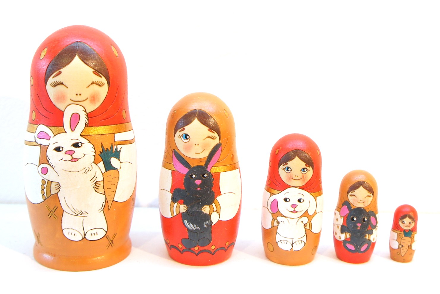ステルリガヴァ作　民族衣装マトリョーシカ　5ピース　＜ウサギちゃん大好き！＞ Bタイプ　/11.2cm