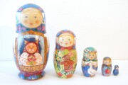 ダノーヴァ作　民族衣装マトリョーシカ　5ピース・Sサイズ　＜ネコの女の子＞　/　11.5cm