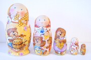イリーナ・ヴァトゥルーシキナ作　マトリョーシカ　5ピース　＜ハチミツを食べているクマさん＞ 　/12cm