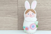 北向邦子作　シートフエルトマトリョーシカ　＜うさぎ耳のマトリョーシカ＞ /11cm