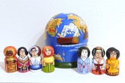 ニキーチン工房作　「世界は一つ」　地球型マトリョーシカ(S)　７+１ピース /10.5cm　