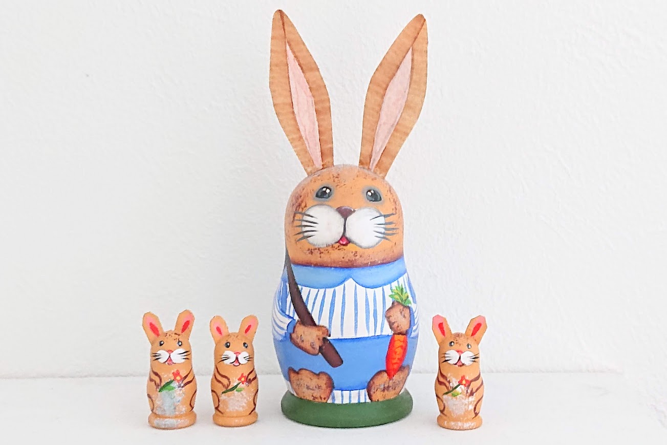 ニキーチン工房作　農家のウサギの親子マトリョーシカ　3+1ピース　●12cm