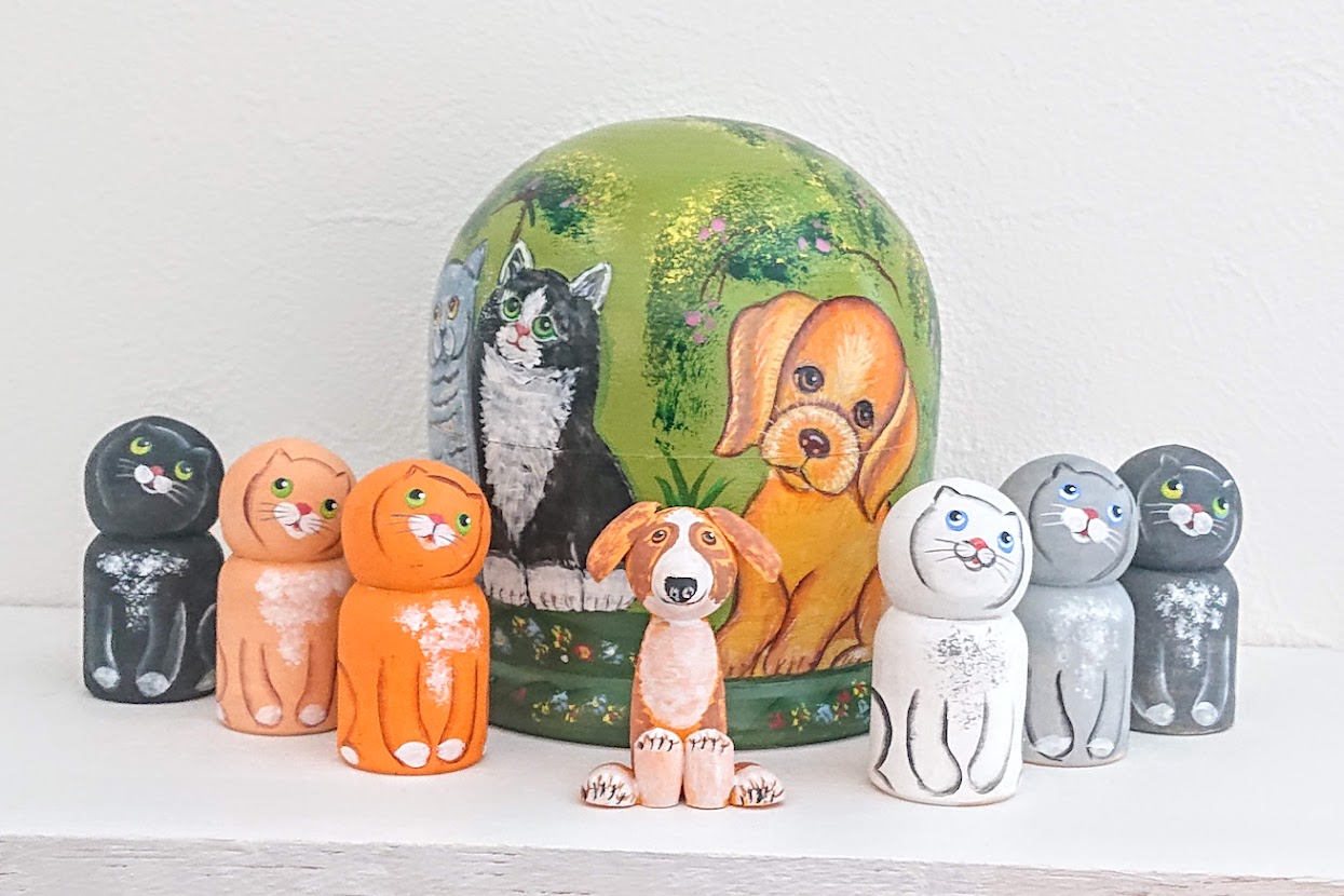 ニキーチン工房作 「子ネコと子犬」ドーム型マトリョーシカ(S)　7+1ピース /10.5cm