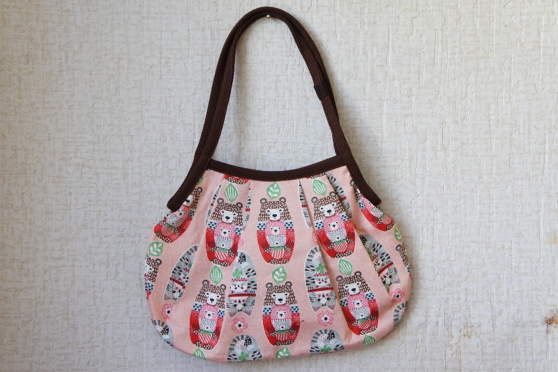 NEW！SAYURI作　クマ＆ネコマトリョーシカ柄　ネスティング（入れ子）グラニーバッグ（M）・ピンク　