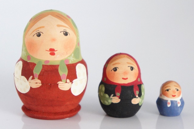 オリガ・ラバーナヴァ作　カラフル！ダルマ型ミニマトリョーシカ　３ピース　/4.8cm