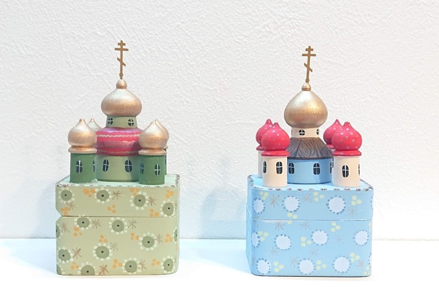 オリガ・ラバーナヴァ作　ロシア正教寺院型小箱　/ 7cm×7cm×高さ13cm
