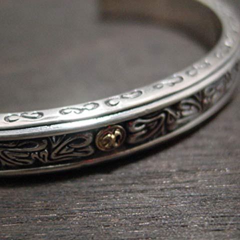 シルバー唐草バングル