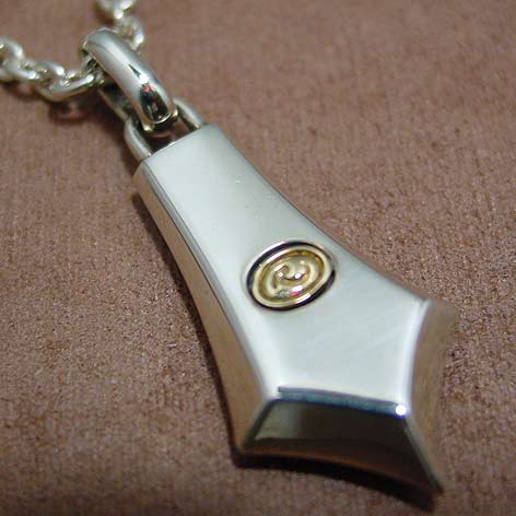 red-eye シルバーペンダントトップ