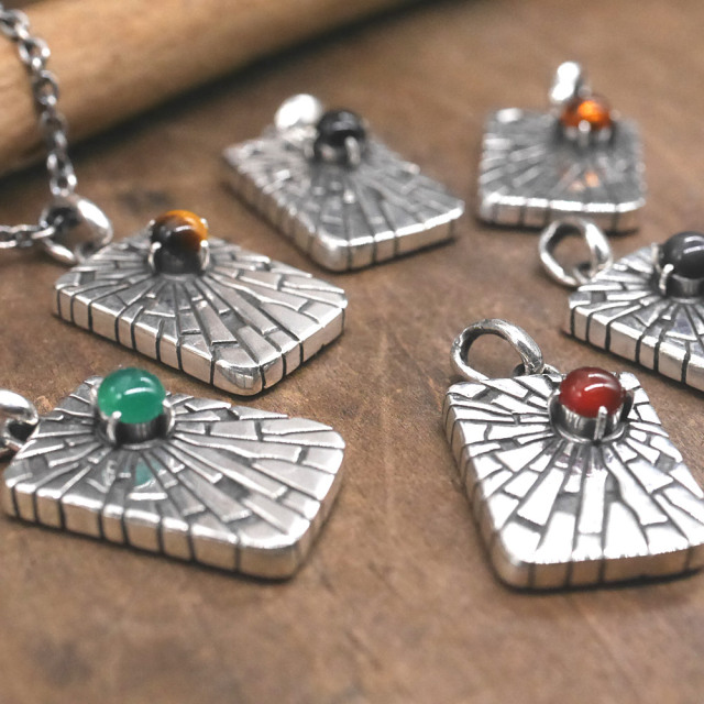 シルバーペンダントトップ　RYOKU