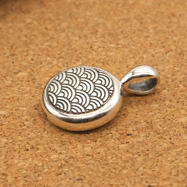 吉祥文様シルバーペンダント　リバーシブル