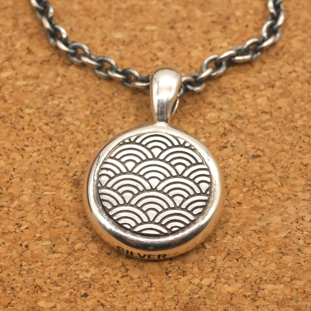 吉祥文様シルバーペンダント　リバーシブル