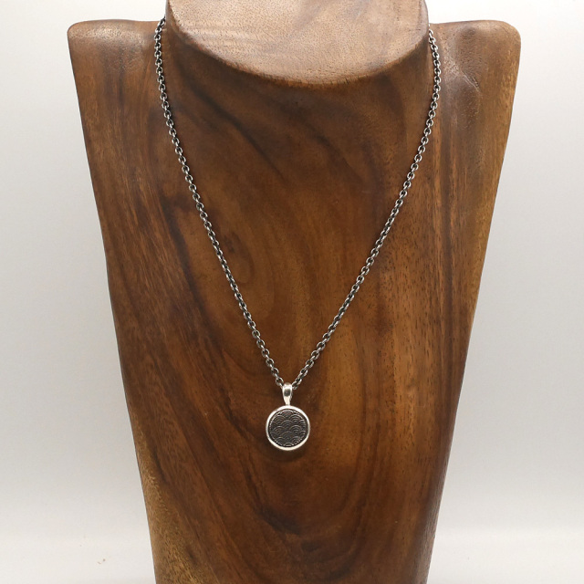 吉祥文様シルバーペンダント　リバーシブル