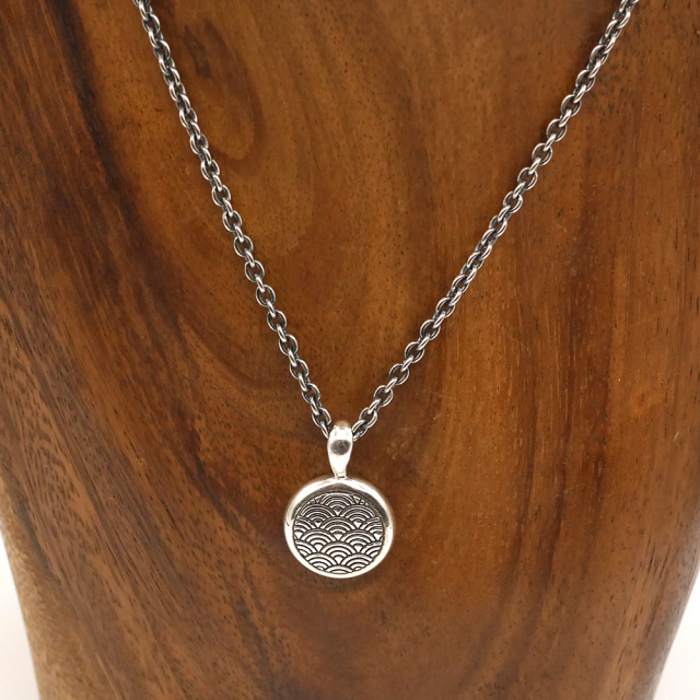 吉祥文様シルバーペンダント　リバーシブル