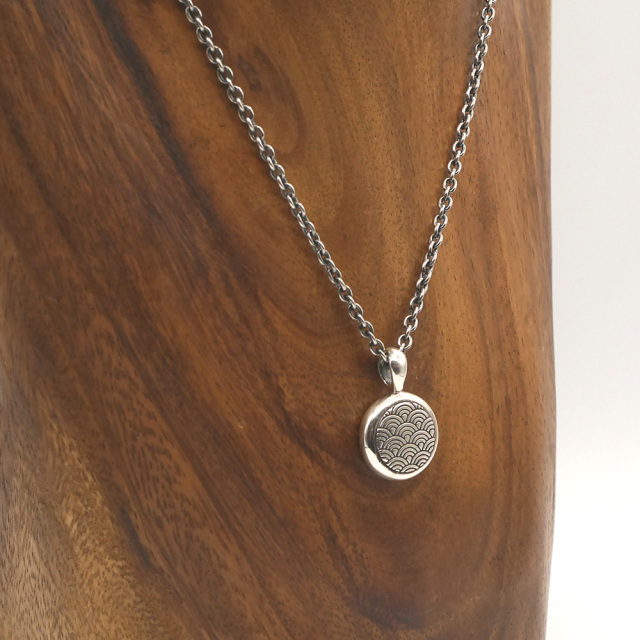 吉祥文様シルバーペンダント　リバーシブル