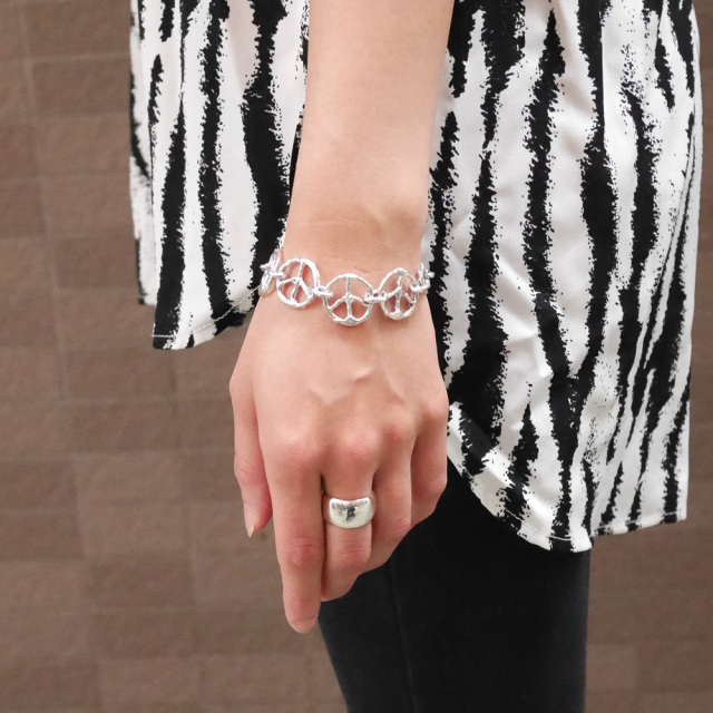 ピースマーク　シルバーチェーンブレスレット