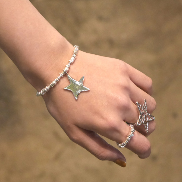 星とシルバービーズのブレスレット