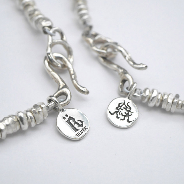 星とシルバービーズのネックレス