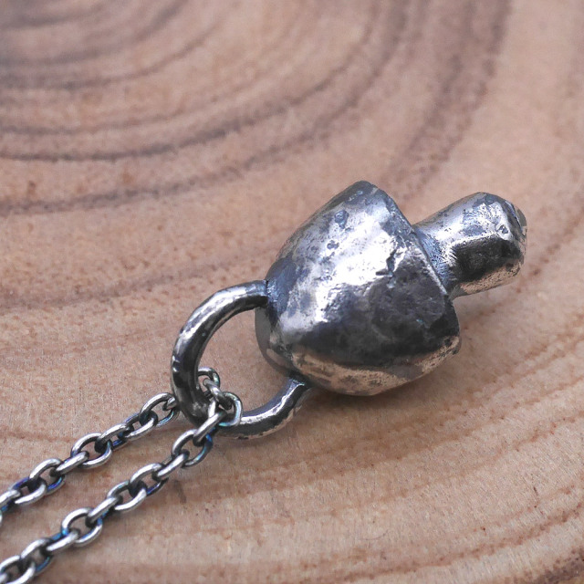 シルバー　毒きのこペンダントトップ