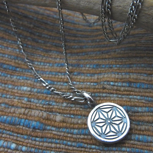 麻文様　シルバーペンダント