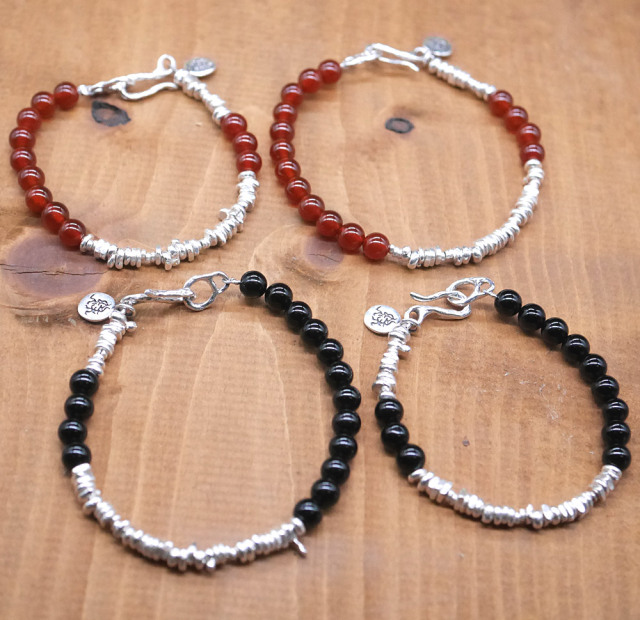 シルバー×天然石ビーズブレスレット  カーネリアンorオニキス