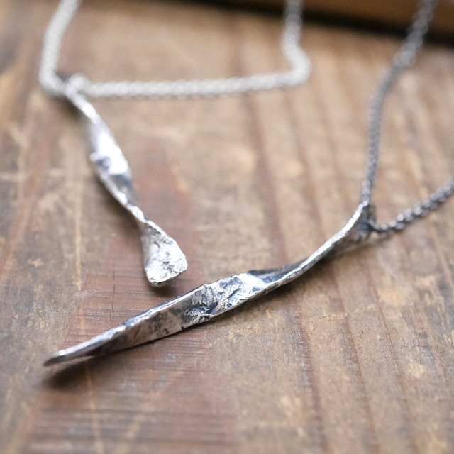 RYOKU ハンドメイド ねじりシルバーペンダント　傷テクスチャー【チェーン付き】